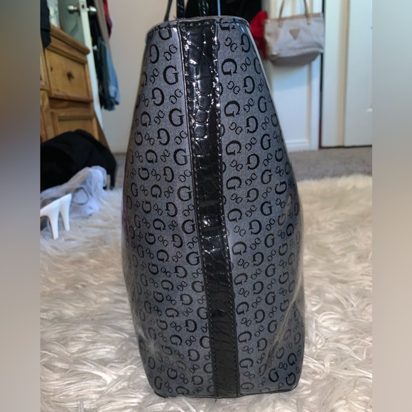 NWOT GUESS Designer Tote Bag Dark Grey/Black - Picture 5 of 10